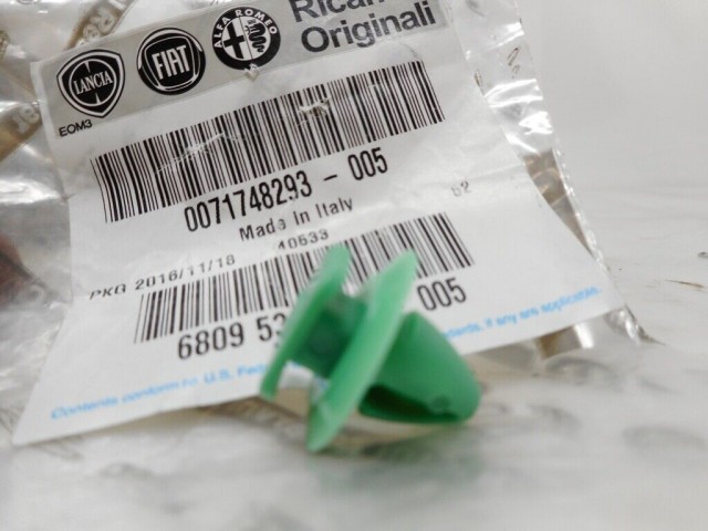Clip bara fata VERDE Alfa Romeo Stelvio