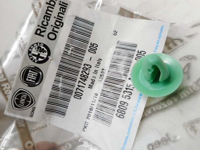Clip bara fata VERDE Alfa Romeo Stelvio